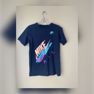 🔹ONLY WORN ONCE🔹- BOYS/KIDS NIKE SHORT SLEEVE T-SHIRT - SIZE L